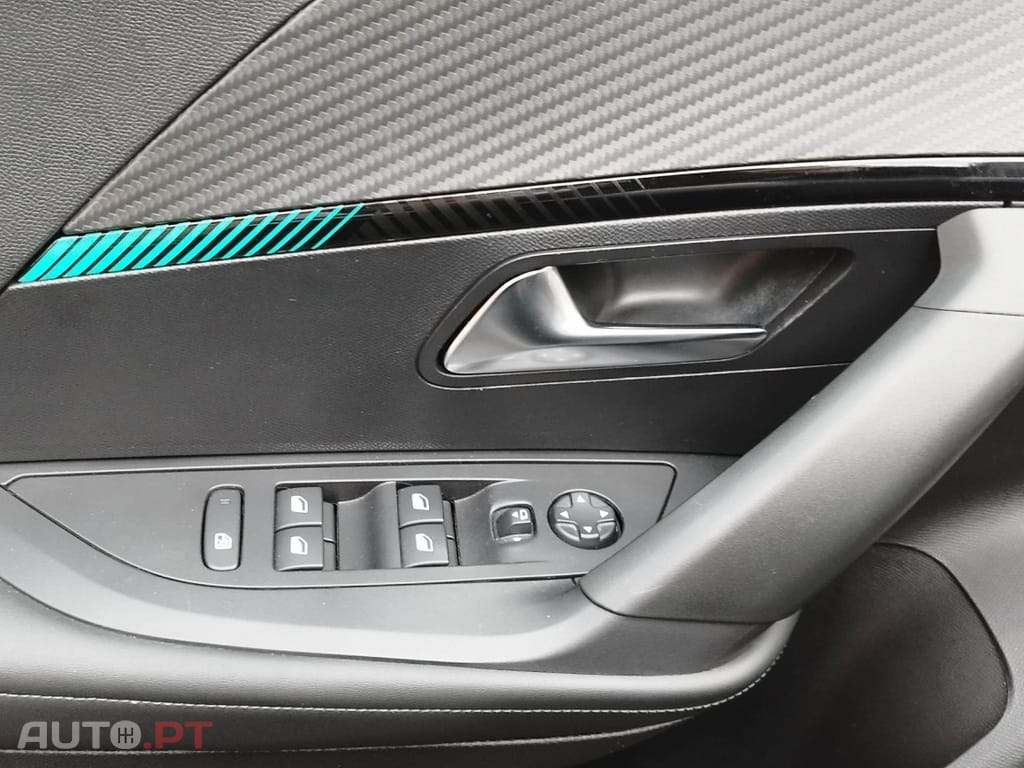 Peugeot E-2008 50 kWh Allure