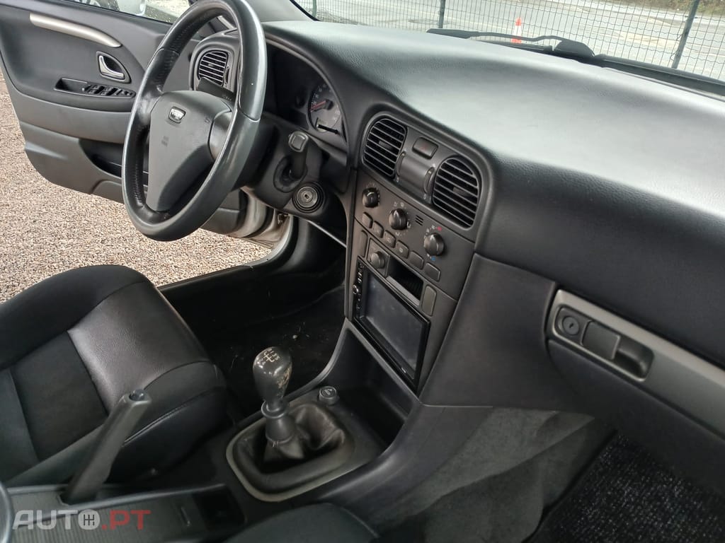 Volvo V40 1.6