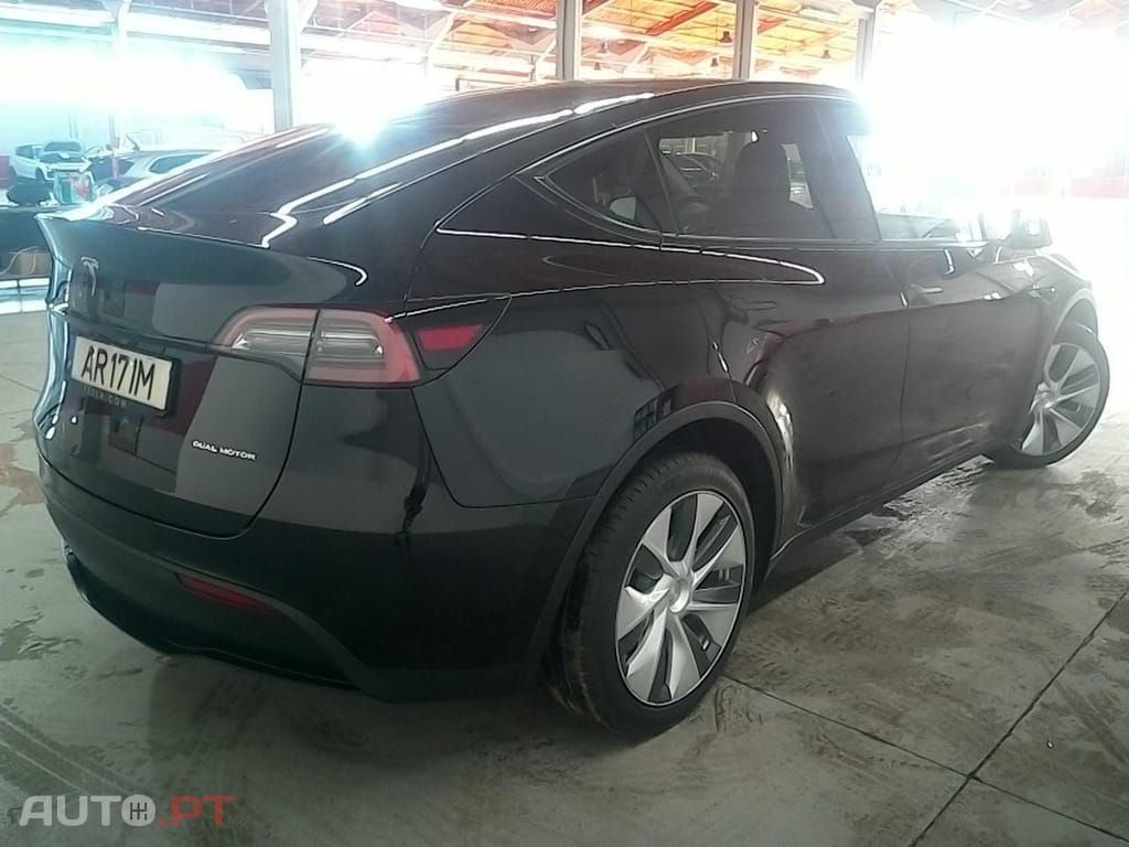 Tesla Model Y Long Range Tração Integral