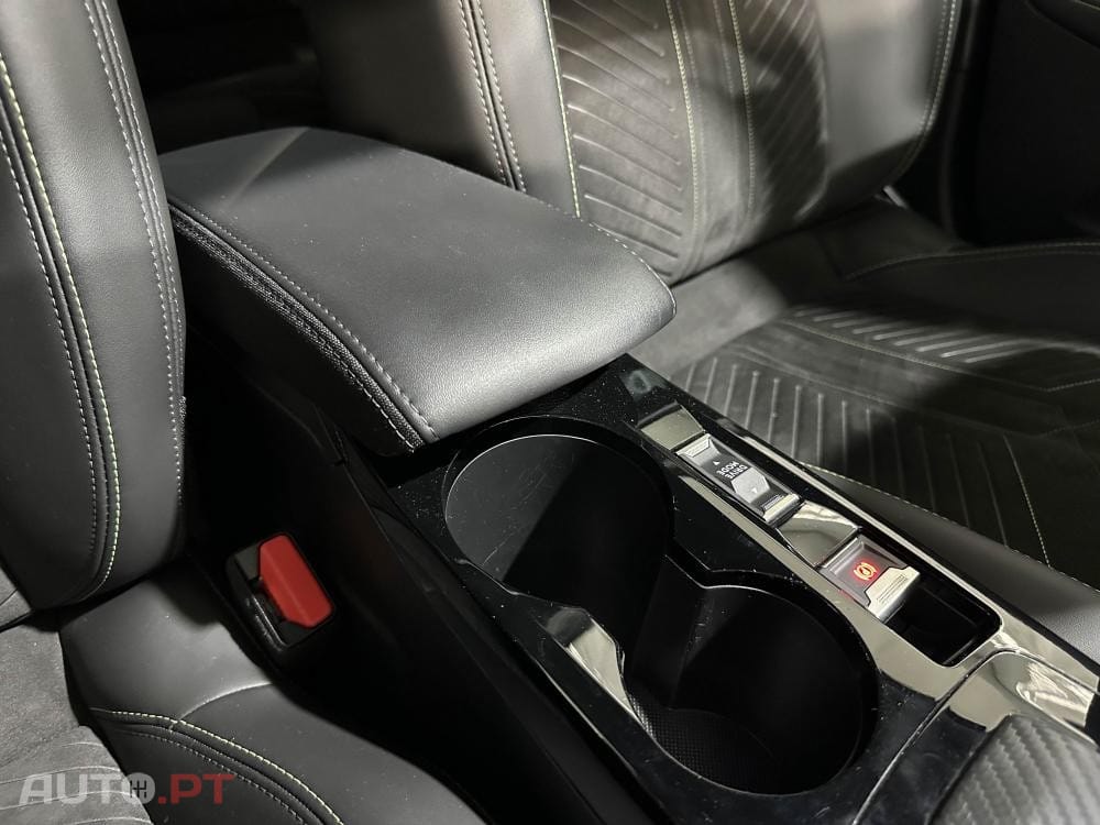 Peugeot E-2008 54 kWh GT