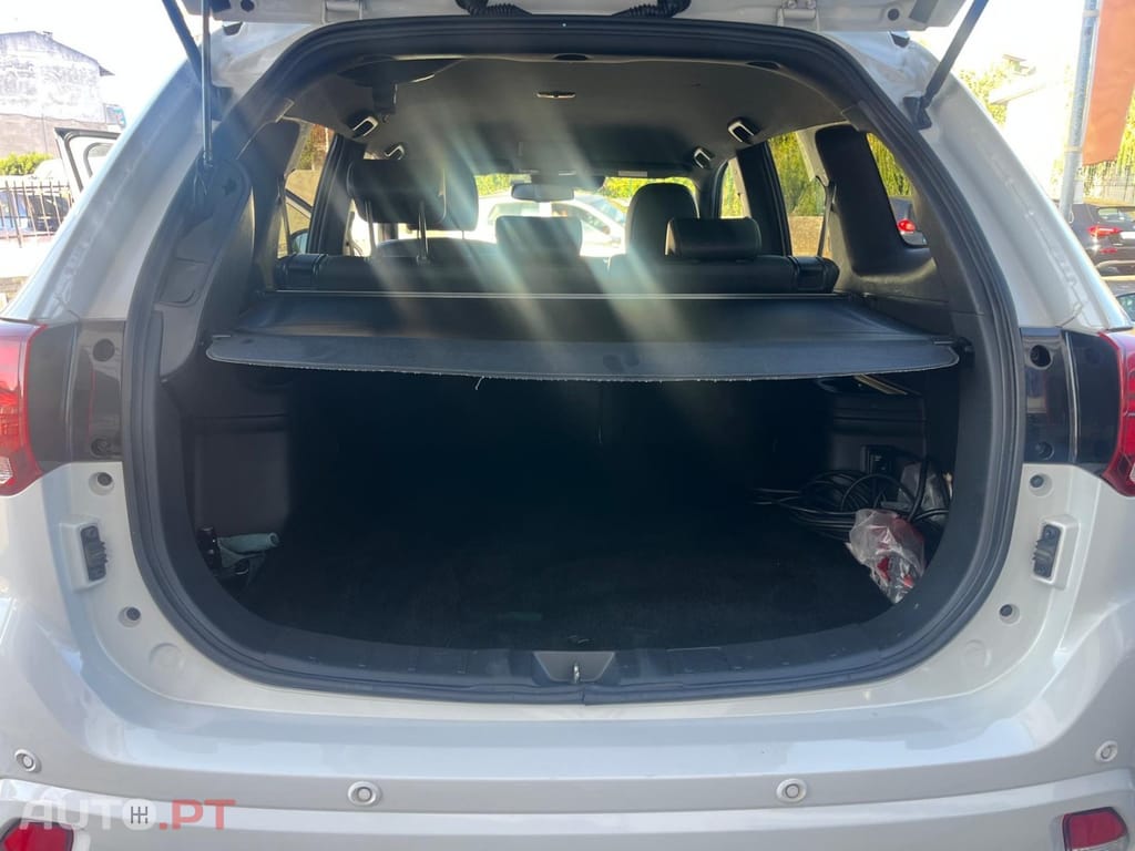 Mitsubishi Outlander 2.4 Instyle