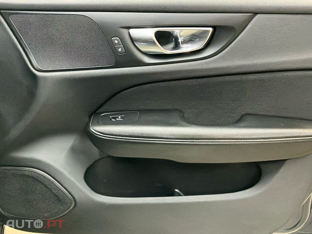 Volvo V60 2.0 B4 Momentum Plus Geartronic