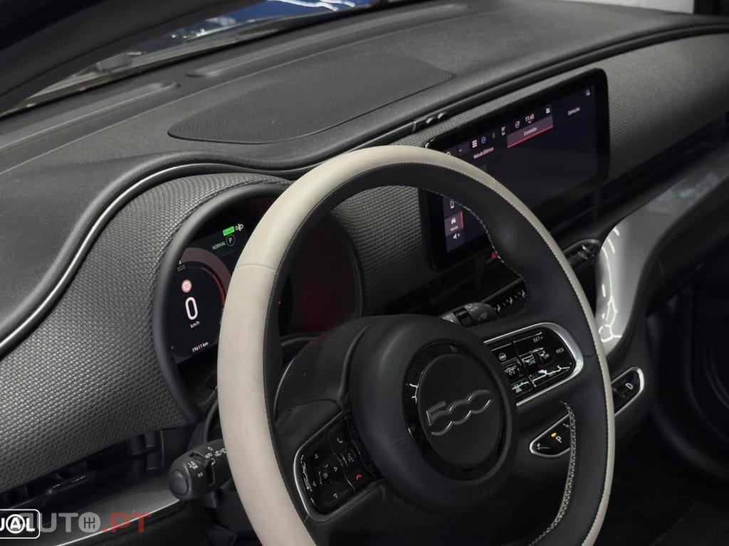 Fiat 500e La Prima