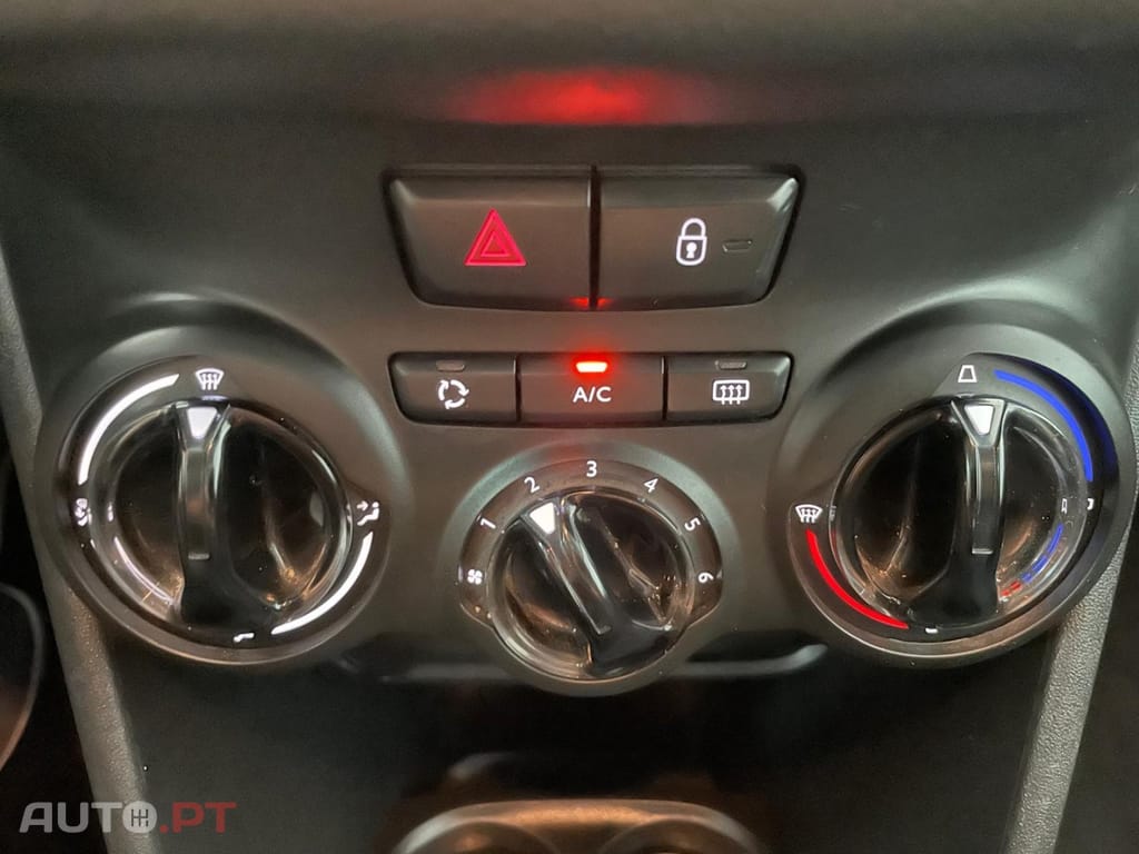 Peugeot 208 1.2 PureTech Signature