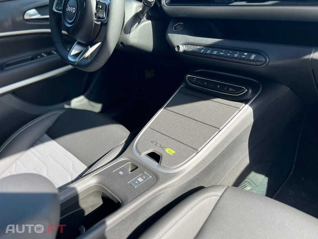 Jeep Avenger 1.2 4xe Hybrid eAWD Upland