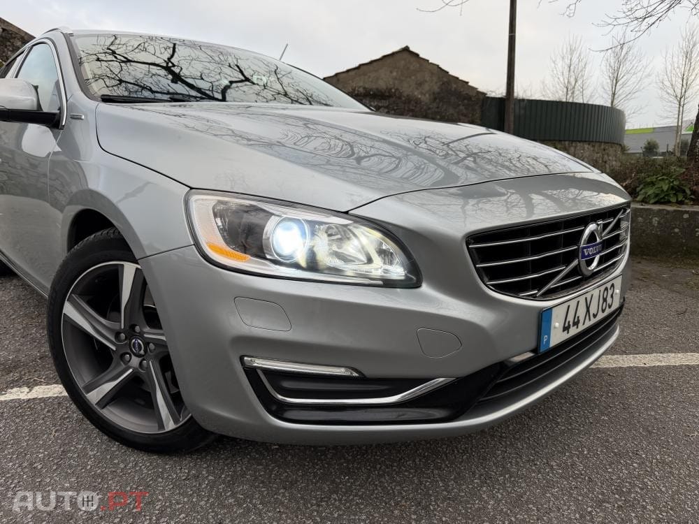 Volvo V60 D6 Plug-In-Hybrid AWD Geartronic Pure Limited