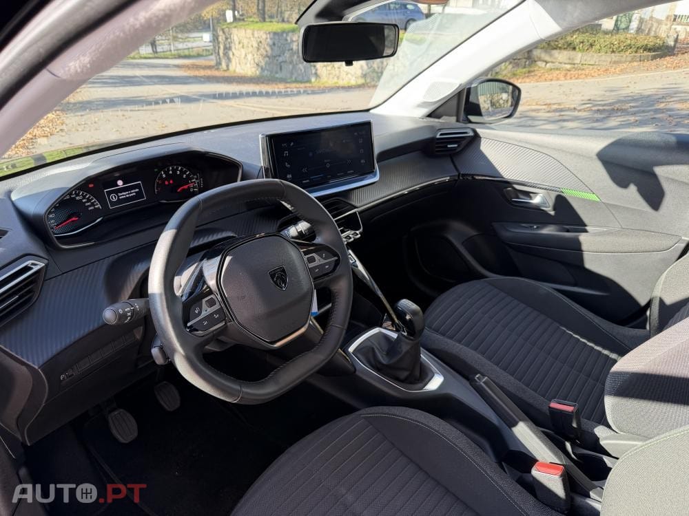 Peugeot 208 PureTech 75 Allure Pack