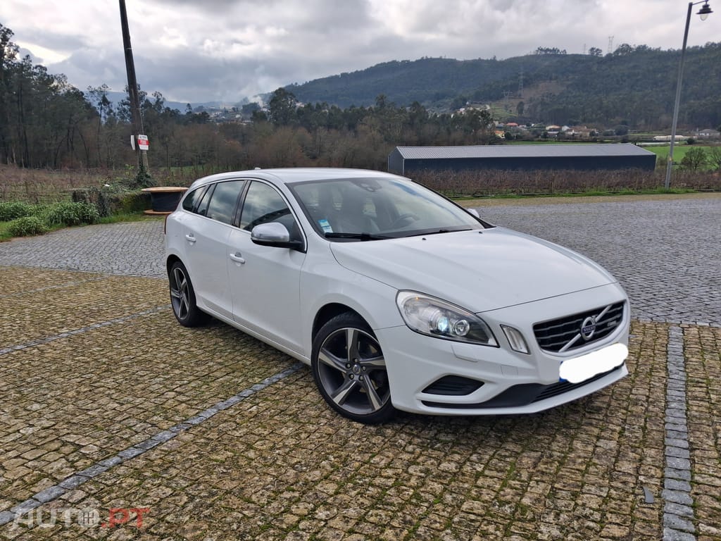 Volvo V60 R- design D3