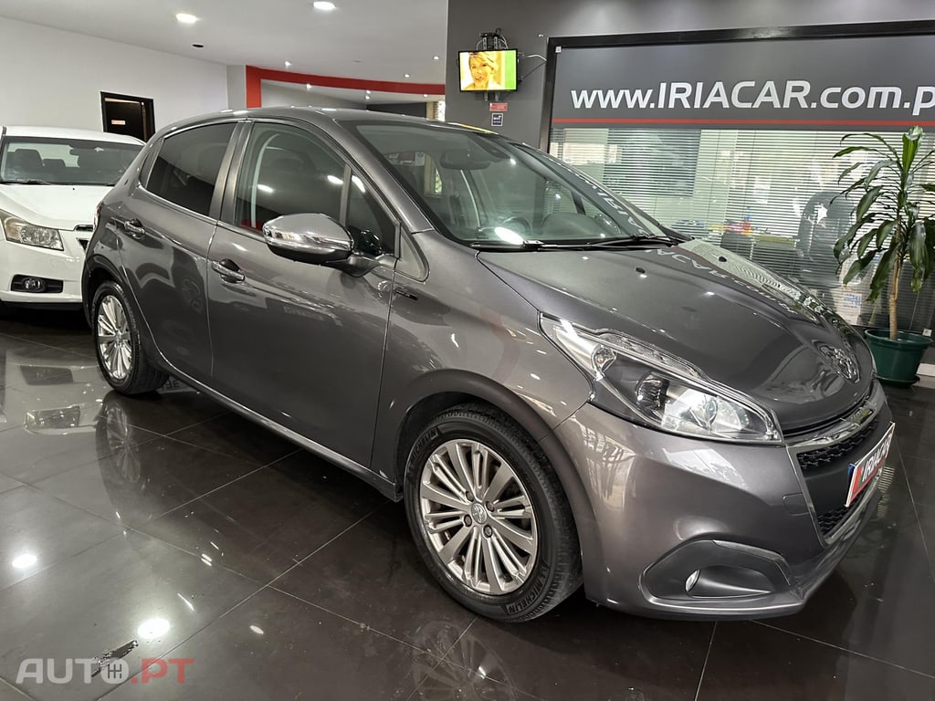 Peugeot 208 1.2 PureTech Signature