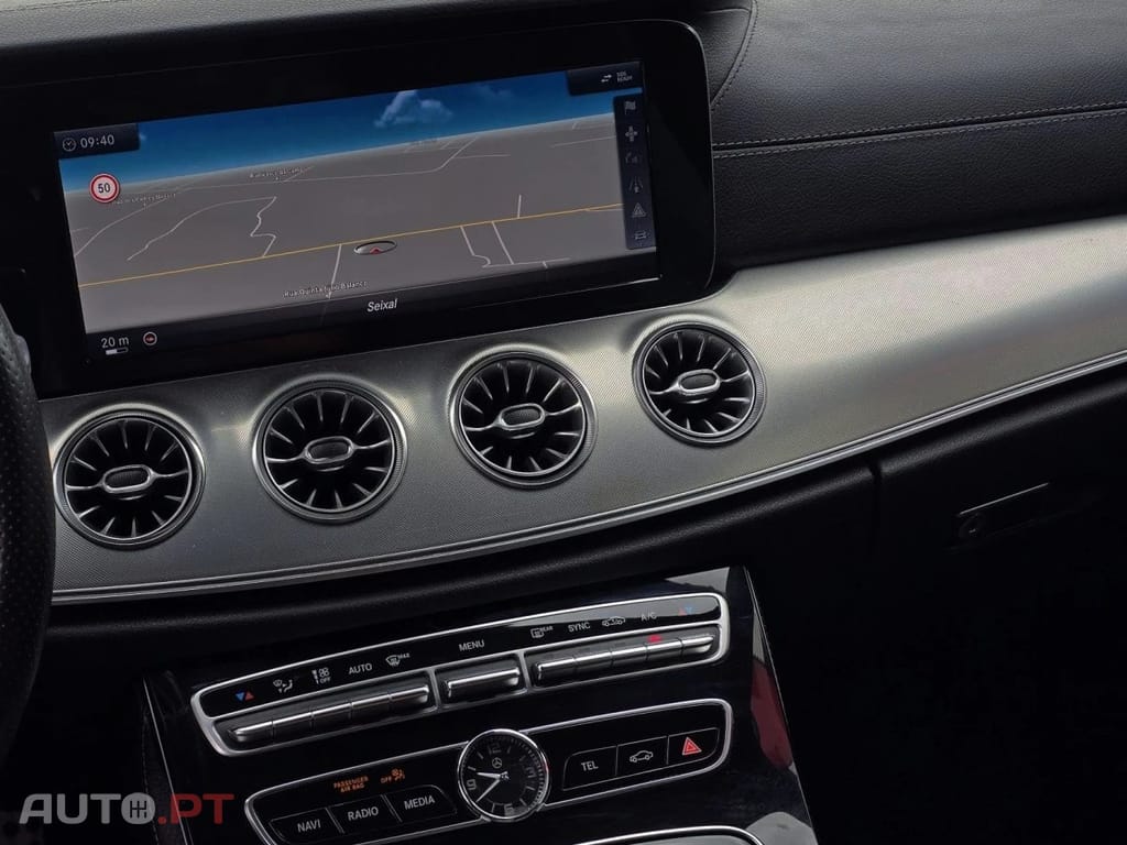 Mercedes-Benz E 220 d AMG Line