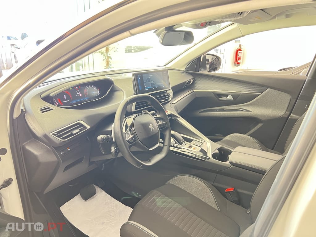 Peugeot 5008 1.2 PureTech Allure Pack EAT8