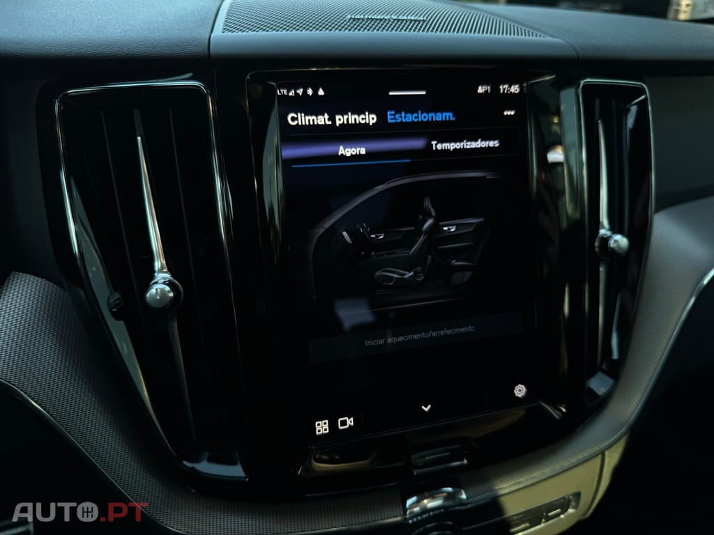 Volvo XC60 2.0 T6 PHEV R-Design AWD