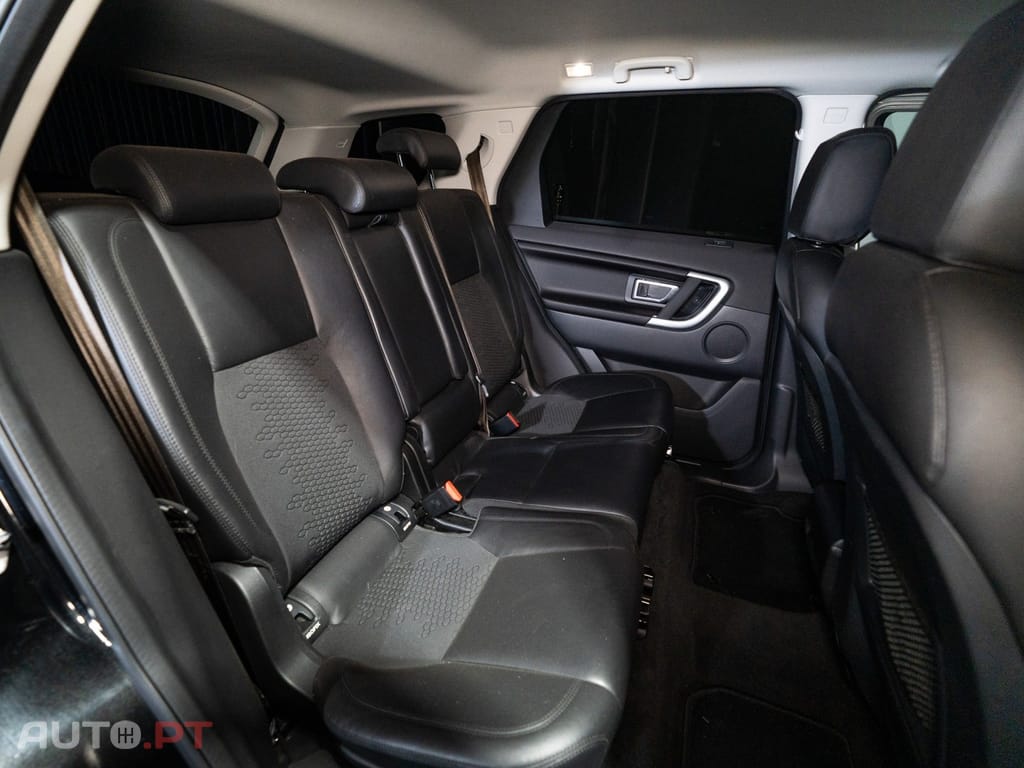 Land Rover Discovery Sport 2.0 D AWD SE