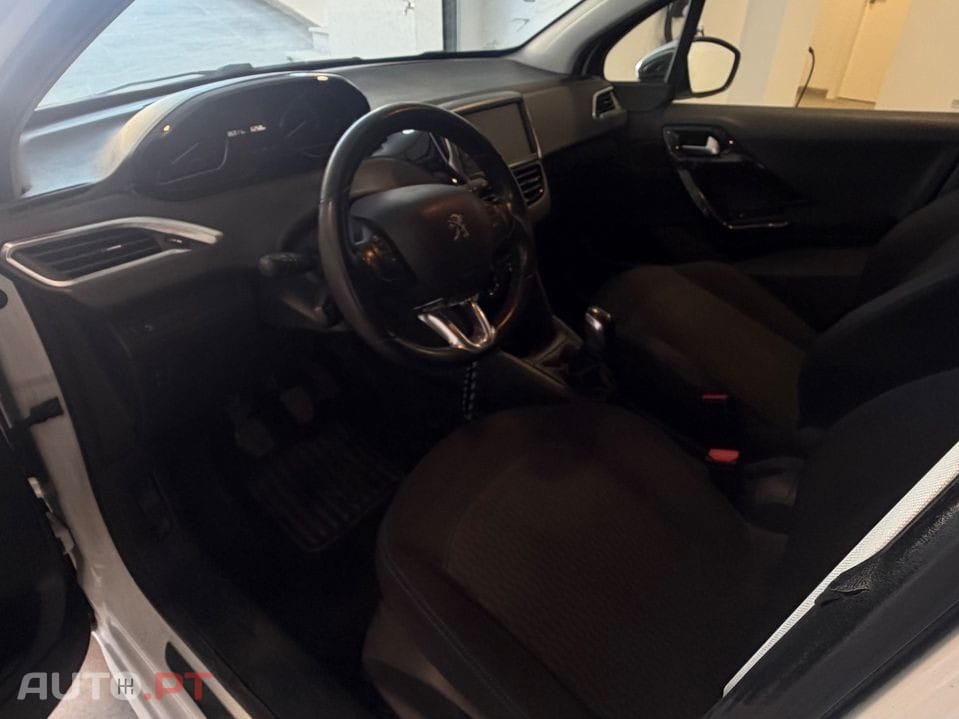Peugeot 208 1.6 BlueHDi Style