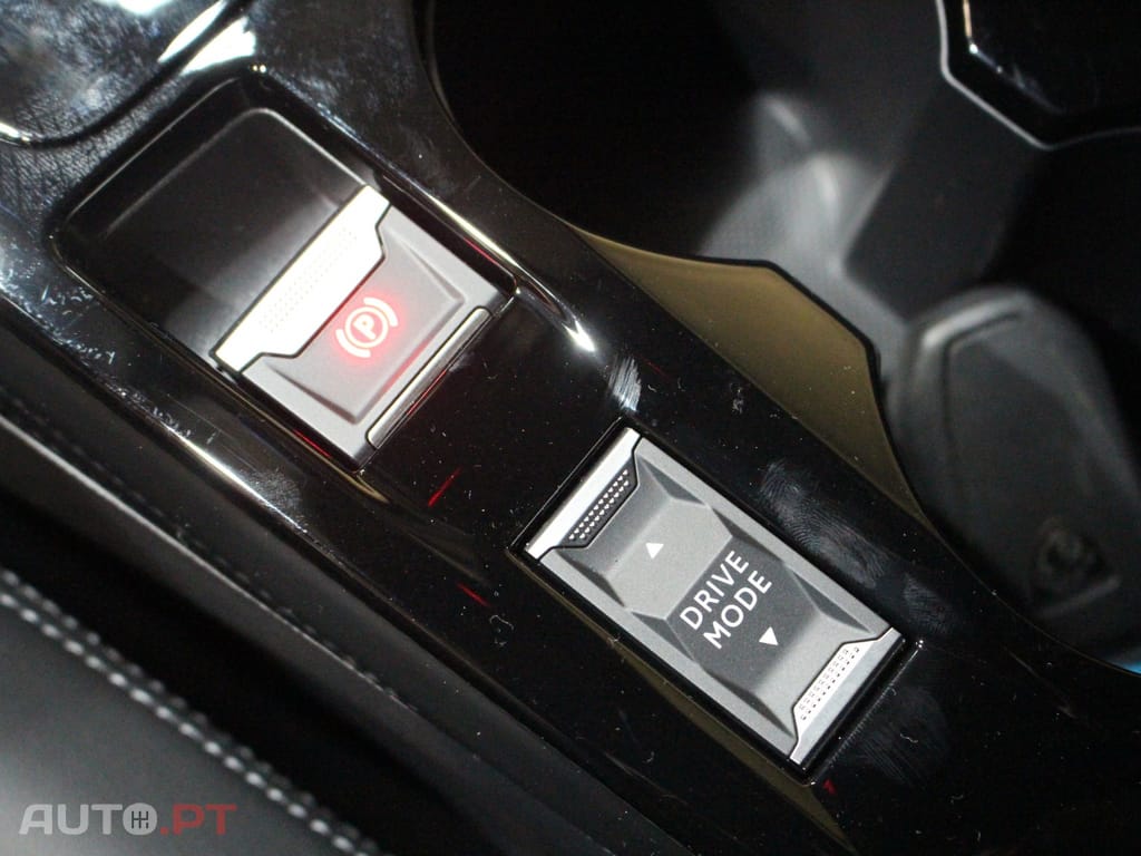 Peugeot E-2008 50 kWh GT