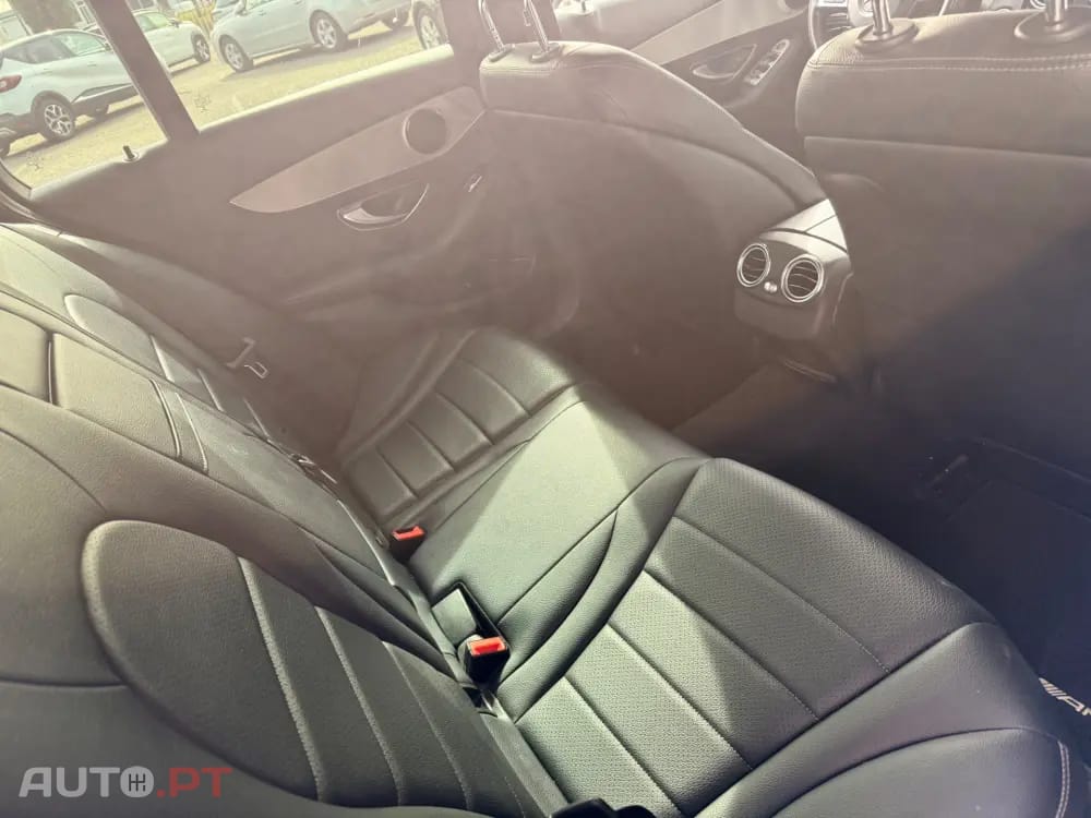 Mercedes-Benz C 300 h AMG Line