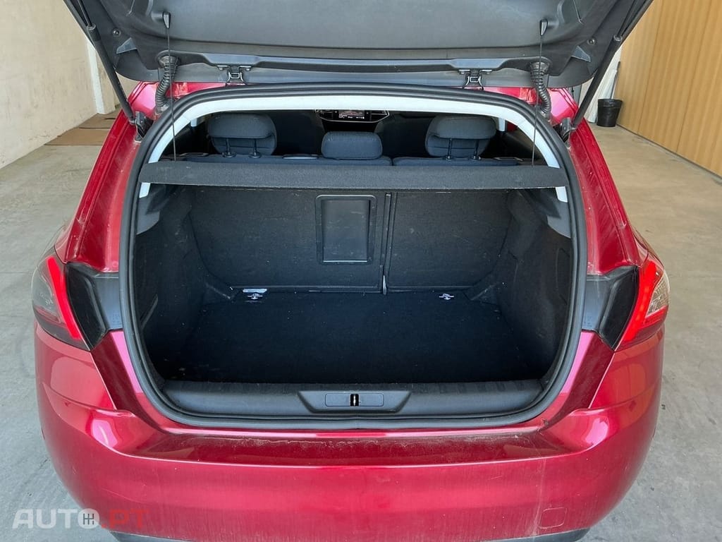 Peugeot 308 1.5 BlueHDi Allure EAT8