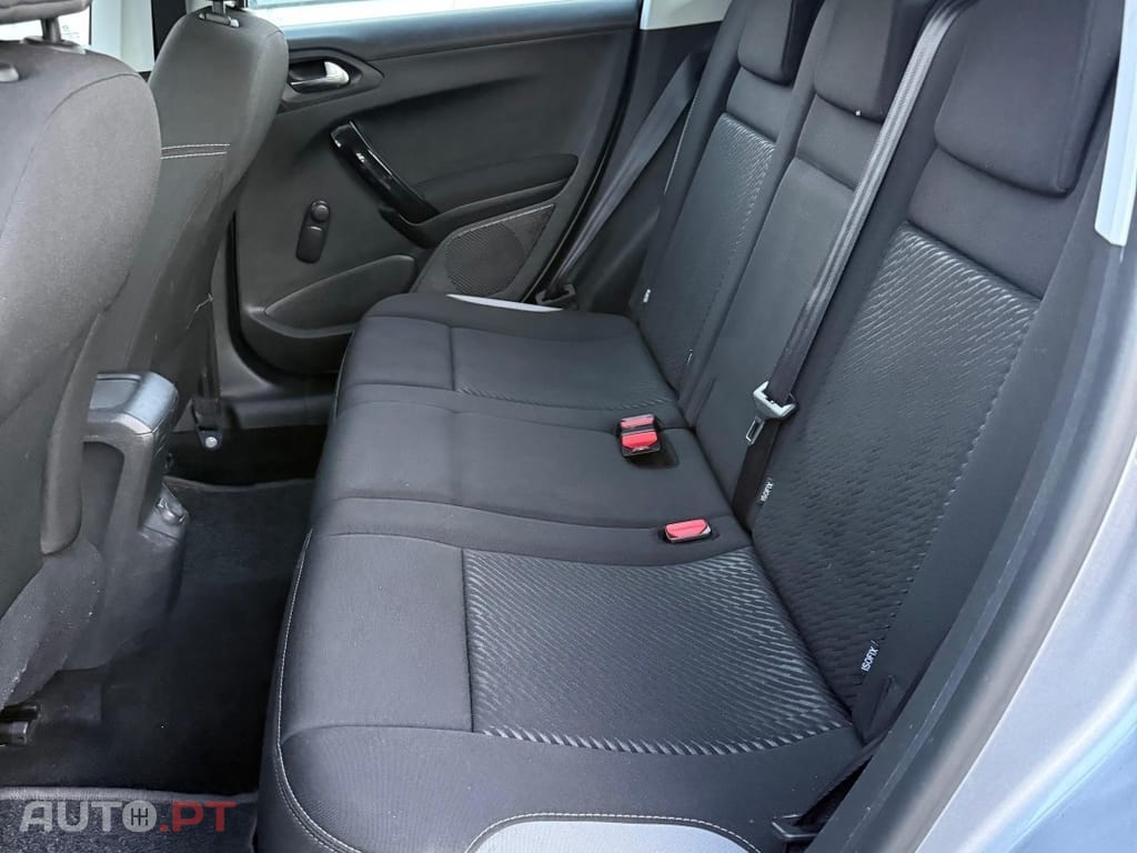 Peugeot 2008 1.2 VTi Access