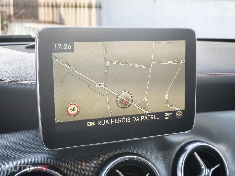 Mercedes-Benz CLA 220 (CDI) d 4Matic 7G-DCT Orange Art Edition