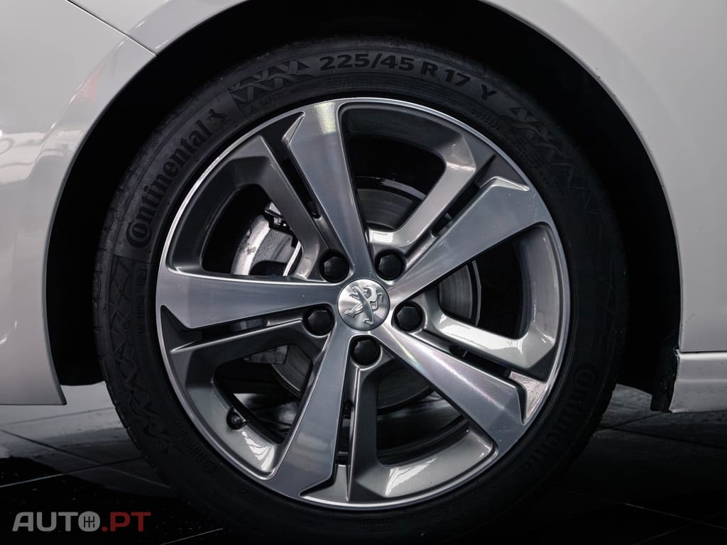 Peugeot 308 1.6 e-HDi Active J17