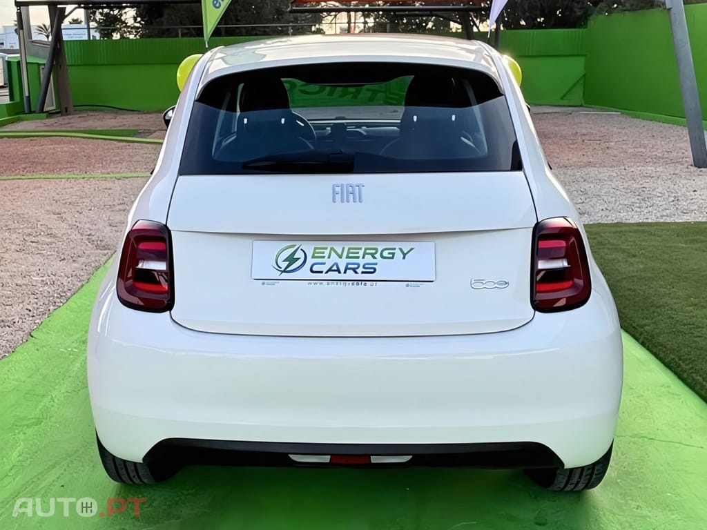 Fiat 500e Action