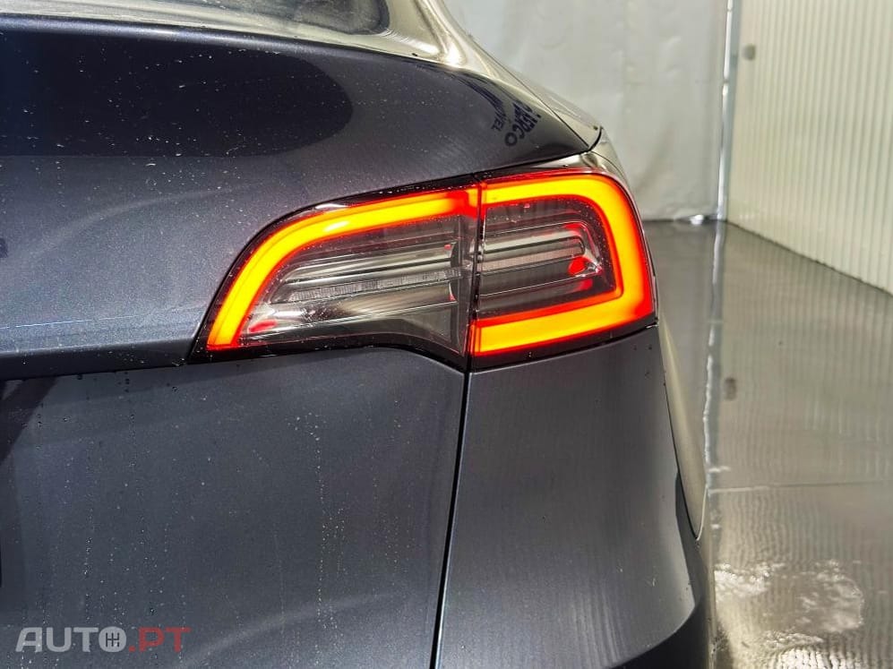 Tesla Model Y Long Range Dual Motor AWD