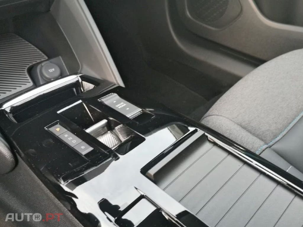 Citroen e-C4 SHINE I.V.A DEDUTIVEL 