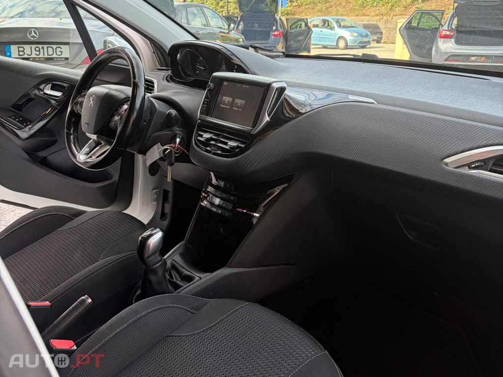 Peugeot 208 1.6 BlueHDi Allure
