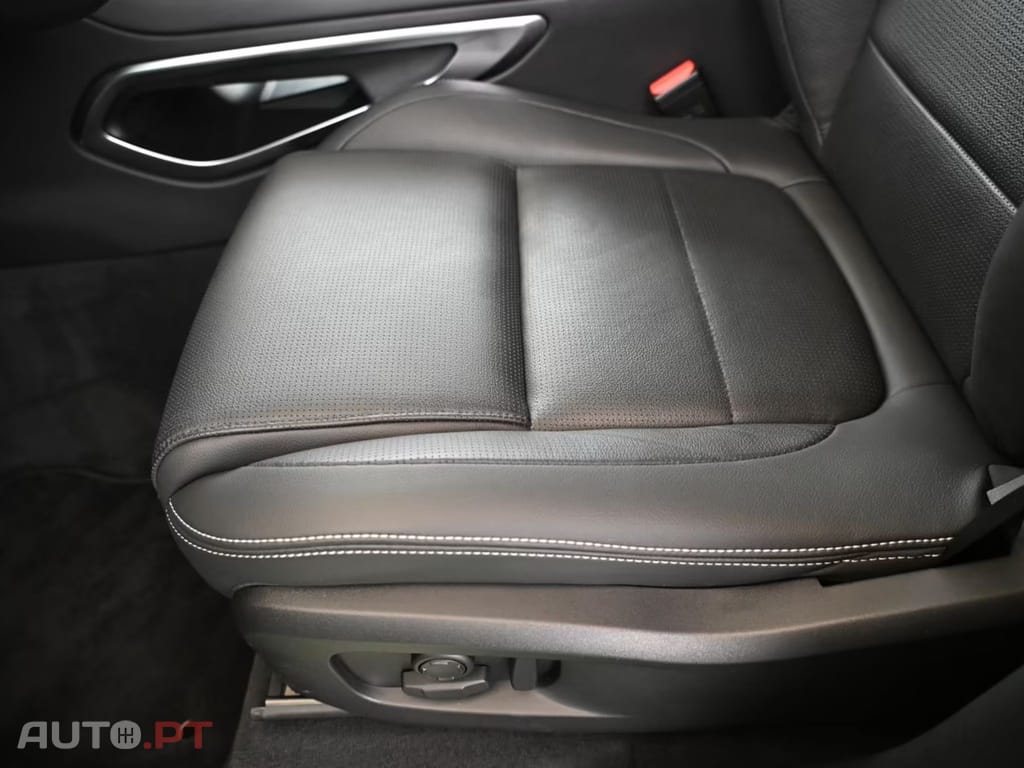 Jaguar F-Pace P400e AWD R-Dynamic SE I.V.A DEDUTIVEL 