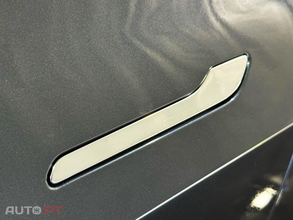 Tesla Model 3 Long-Range Dual Motor AWD