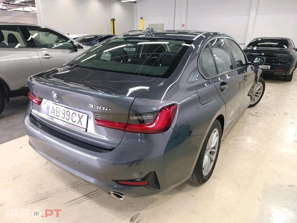 BMW 330 e Auto
