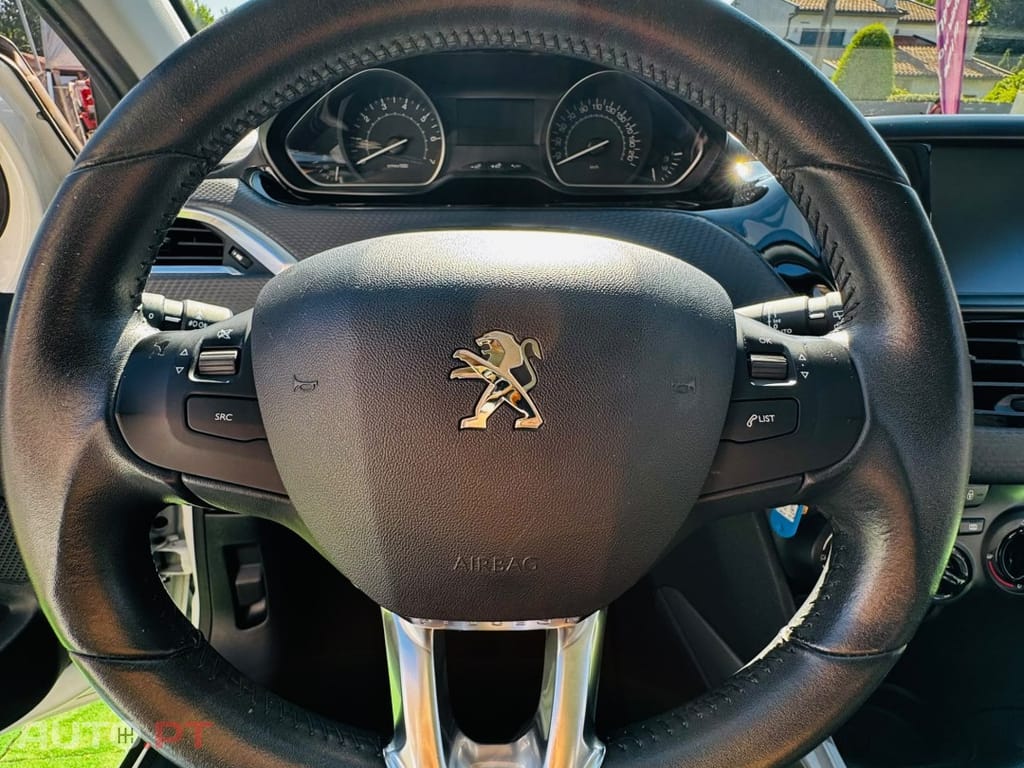 Peugeot 2008 1.2 PureTech Style