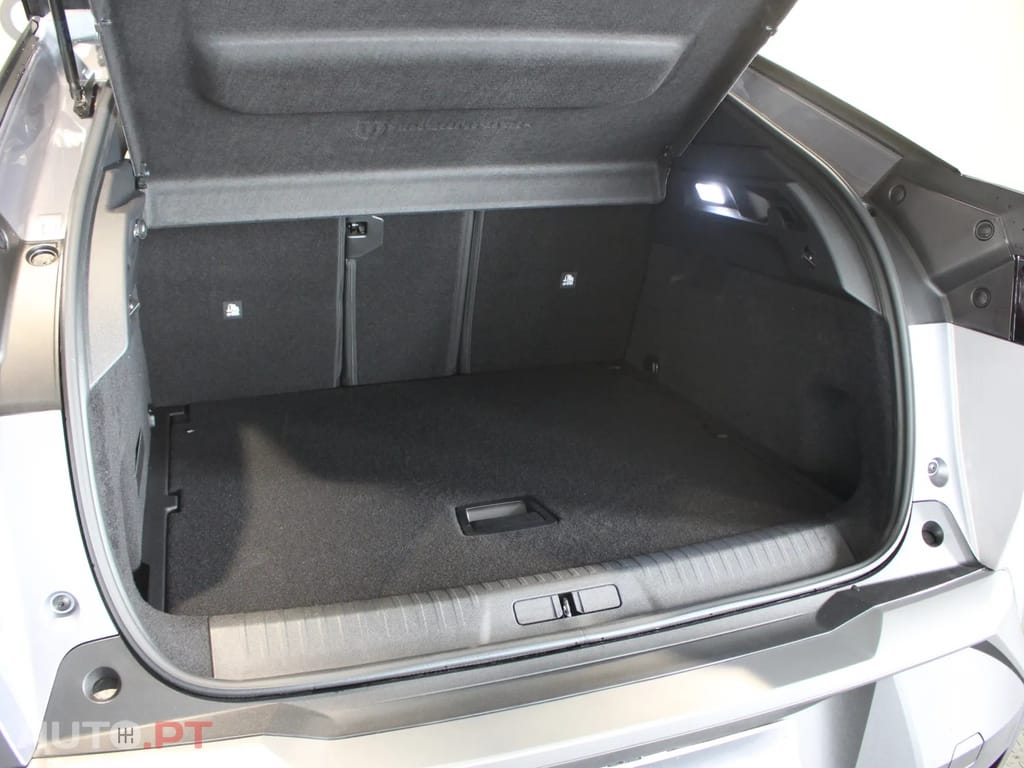 Peugeot 3008 1.2 Hybrid Allure e-DCS6
