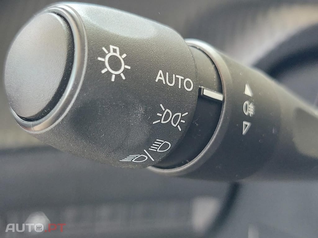 Peugeot E-2008 50 kWh Active Pack