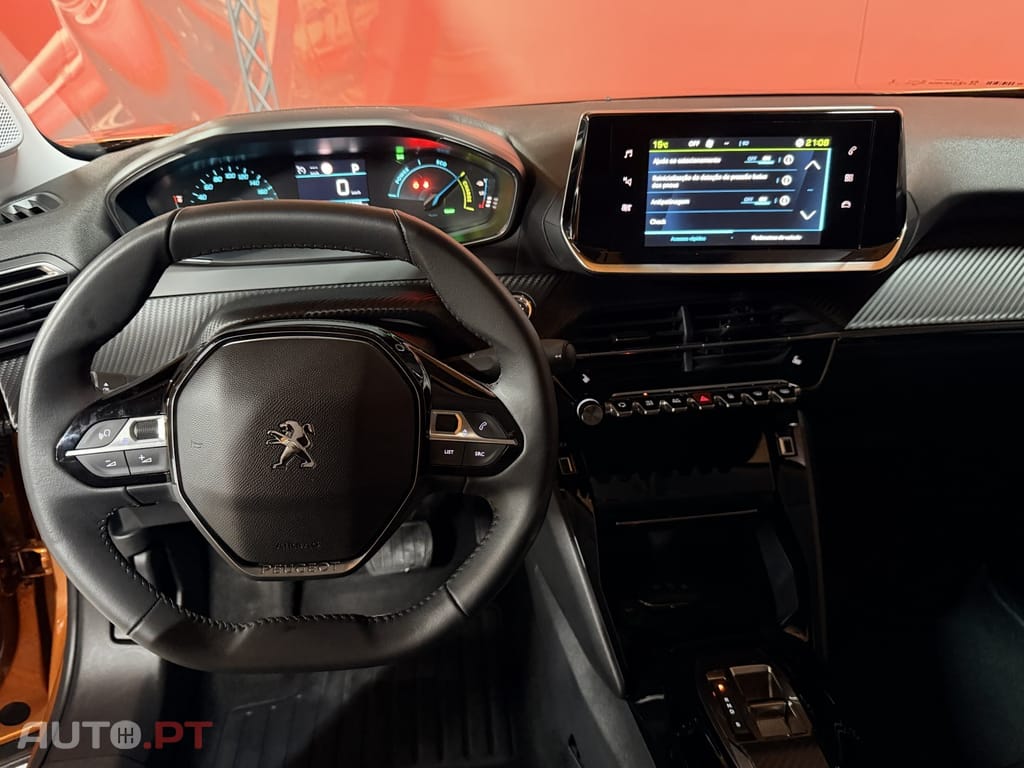 Peugeot E-2008 50 kWh Allure Pack