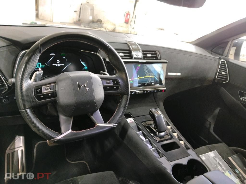 DS DS7 Crossback E-Tense Performance Line EAT8