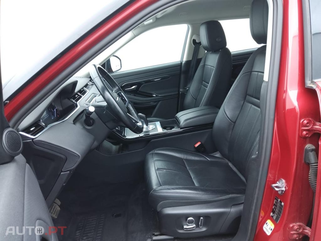 Land Rover Evoque P300e S