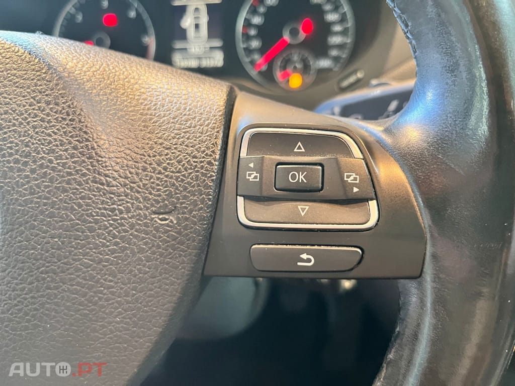 Volkswagen Jetta 1.6 TDI Advance BlueMotion