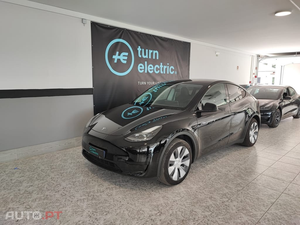 Tesla Model Y RWD