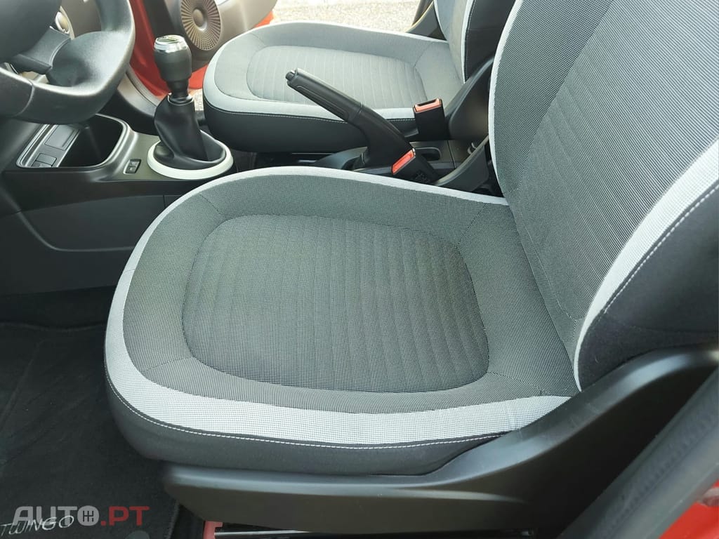 Renault Twingo 1.0 SCE INTENS