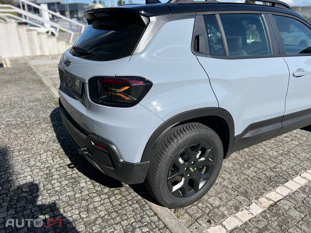 Jeep Avenger 1.2 4xe Hybrid eAWD Upland