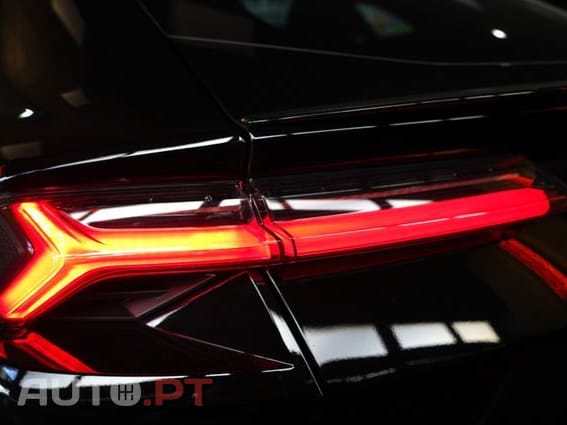 Lamborghini Urus Performante AKRAPOVIC Full Carbon