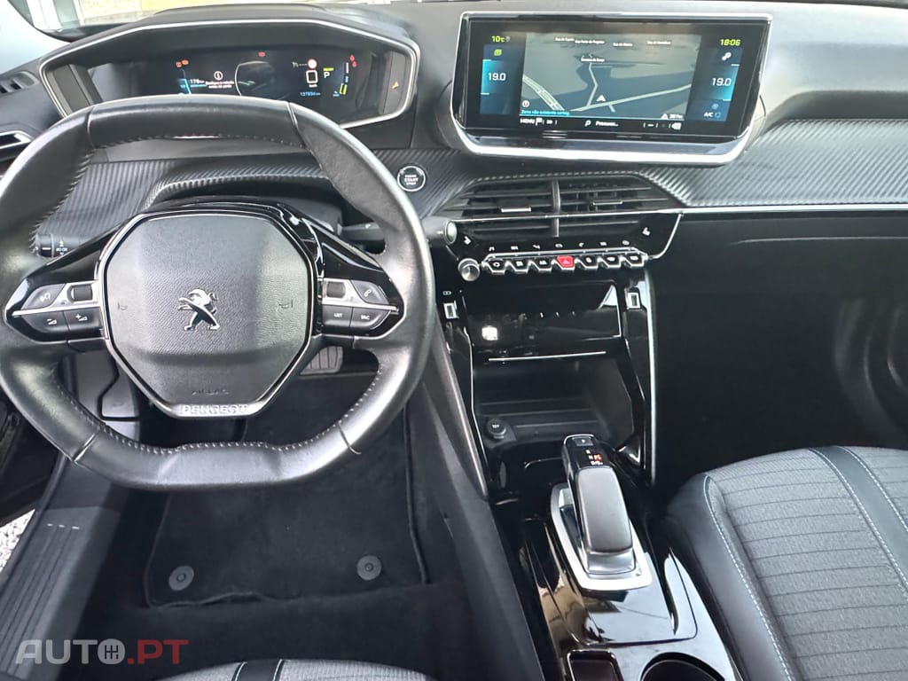 Peugeot E-2008 50 kWh Allure Pack - IVA Dedutivel !!!