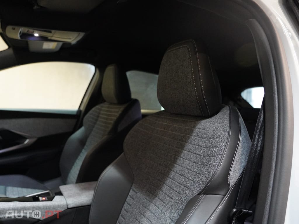 Peugeot 3008 1.2 Hybrid Allure e-DCS6