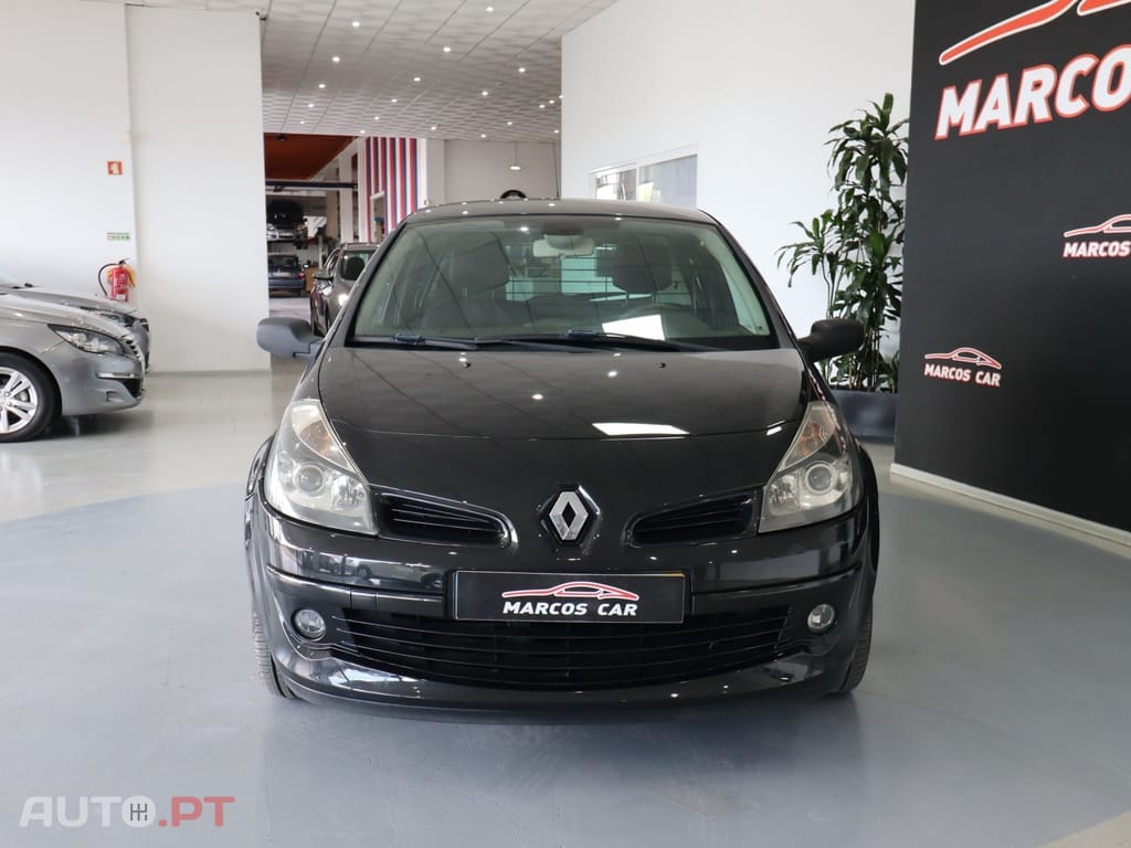 Renault Clio 1.5 dCi — fotografia 2