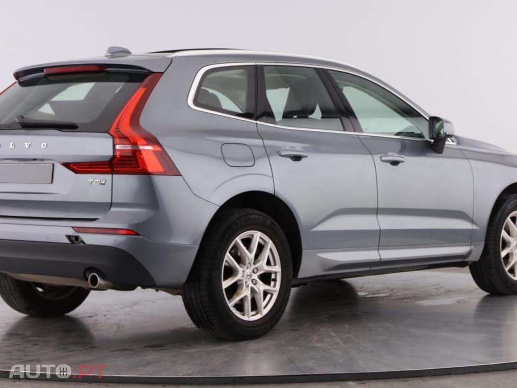 Volvo XC60 2.0 T8 PHEV Momentum Plus AWD