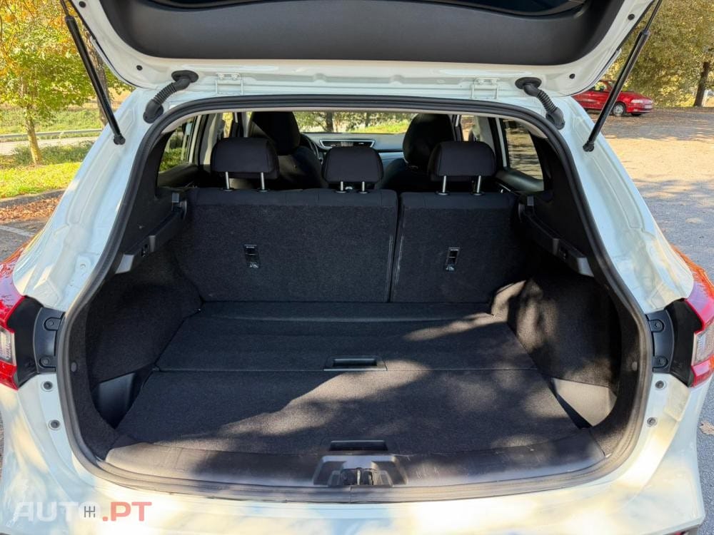 Nissan Qashqai 1.3 DIG-T MHEV Premiere Edition