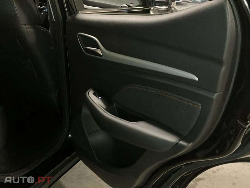 MG ZS EV 72.6 kWh Luxury OBC 11 KW