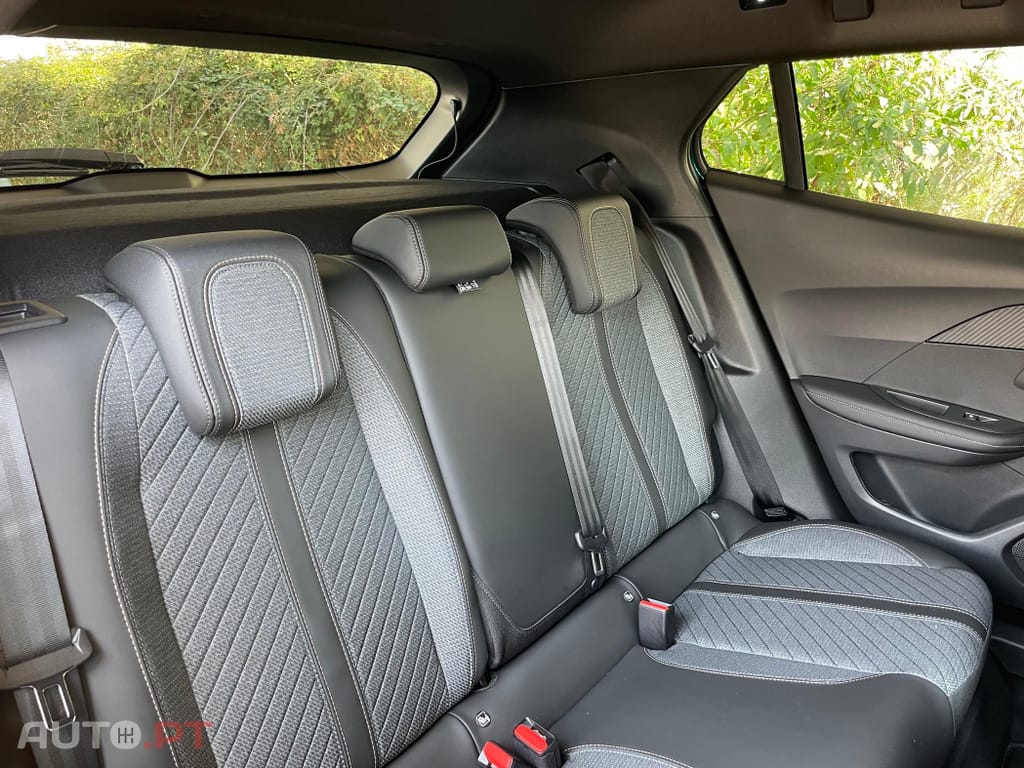 Peugeot 2008 1.2 PureTech Active Pack