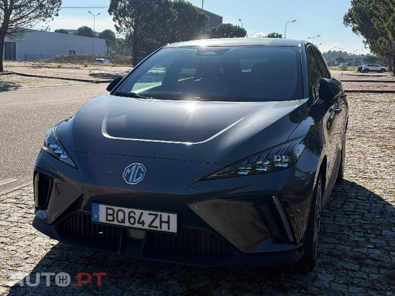 MG MG4 Luxury Long Range 64 kWh